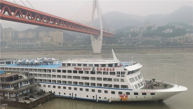 ​三峡迎客 长江游轮有序复航