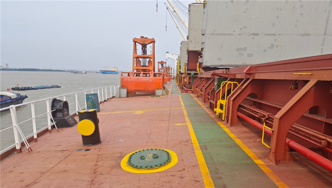 浅谈船舶营运过程中Joint On/off hire condit